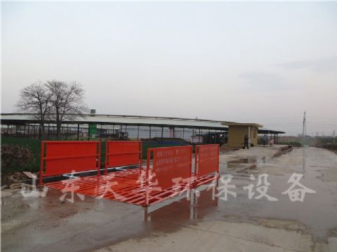 點擊查看詳細信息<br>標題：中鐵建3.7*5標準洗車機案例 閱讀次數：2561